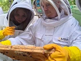 Customer Photo of Beekeeping Experience Days Sheffield Customer Photo of Beekeeping Experience Days Sheffield